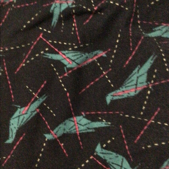 LulaRoe one size leggings - Picture 3 of 7